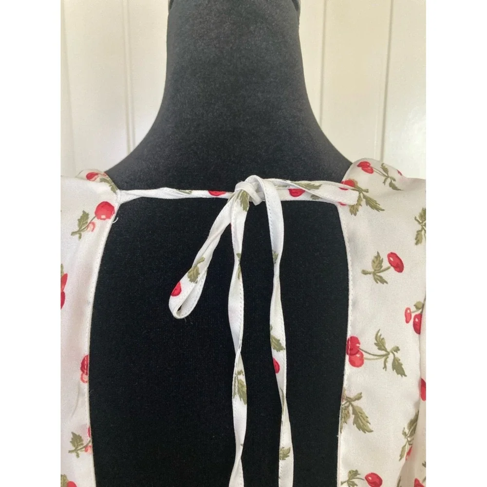 Abercrombie & Fitch White Cherry Print Puff Sleeve Crop‎ Top Size Large Feminine